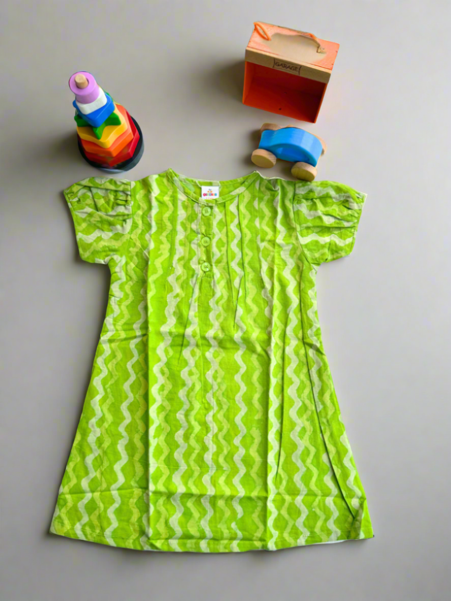 Zigzag green dabu print dress, blue car & multi shape stacker combo